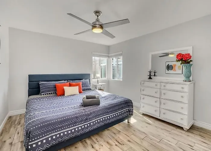 Chic Cozy Hideaway - Urban Gem Phoenix